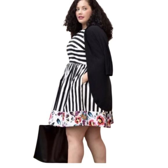 MODCLOTH "Miss Mix it" Cute Floral Stripped Dress Black and White Size Medium - Picture 7 of 8